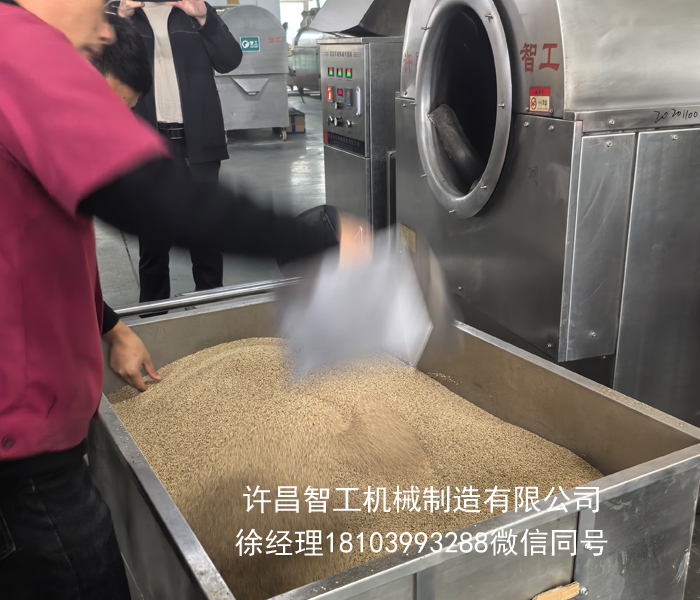 河南平頂山知名香油廠(明軒香油廠)來廠考察試機200斤電磁炒鍋